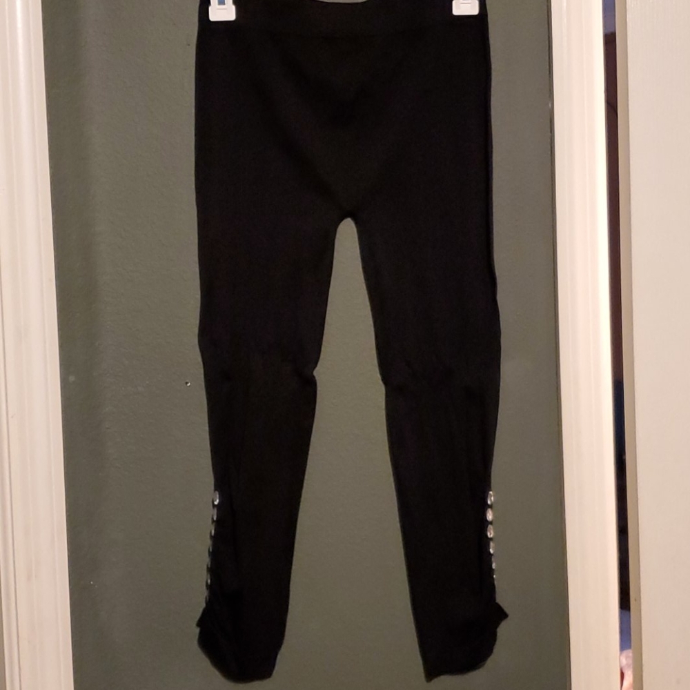 Black capri leggings
